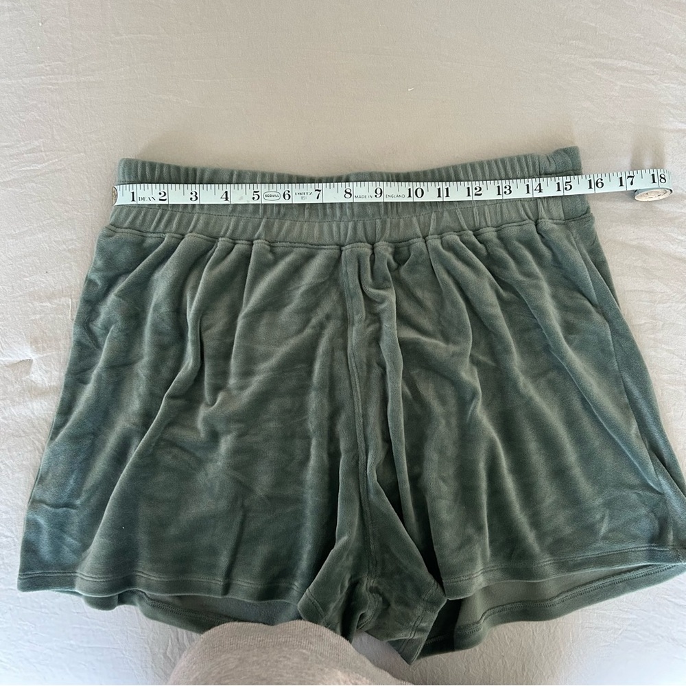 Hollister Ultra High Rise Shorts - Picture 4 of 5